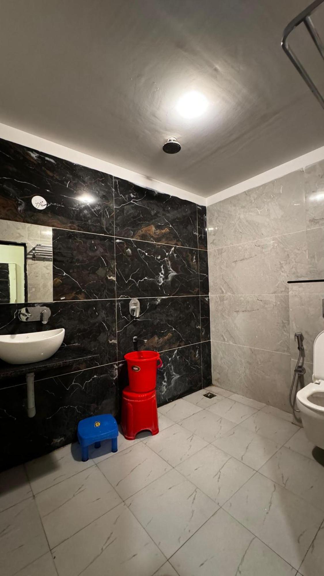 Hotel Prakasham ウッジャイン エクステリア 写真